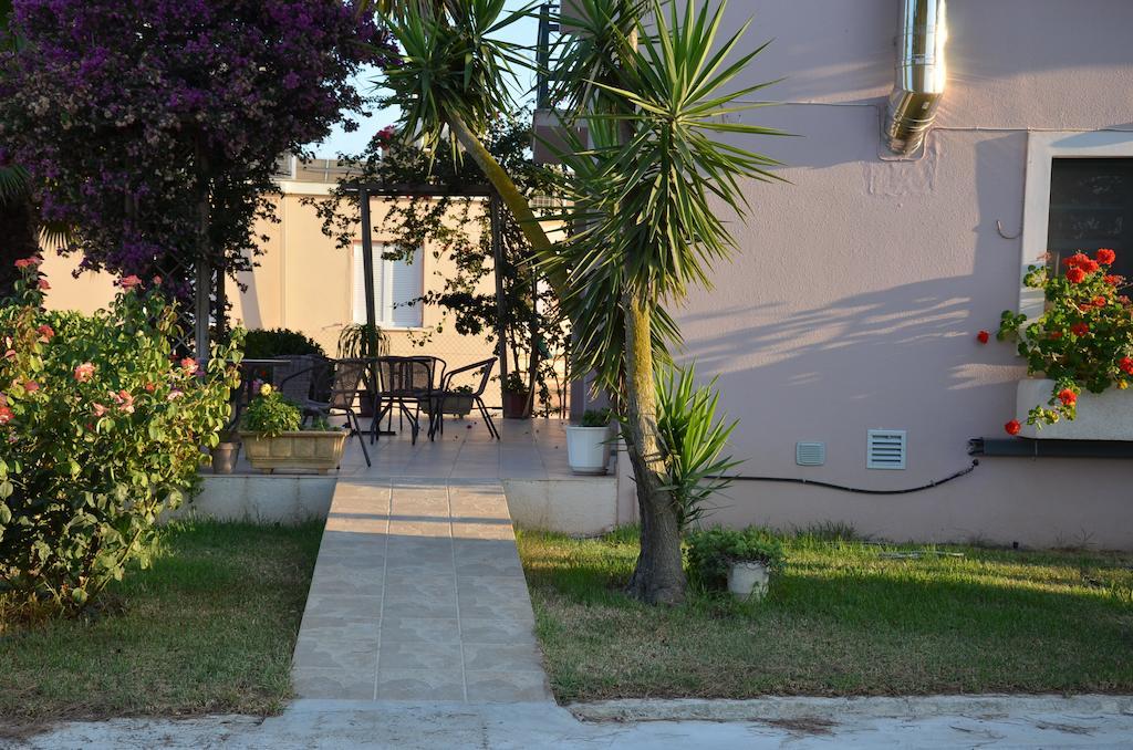 Rena'S House Hotel Kalogria  Ngoại thất bức ảnh
