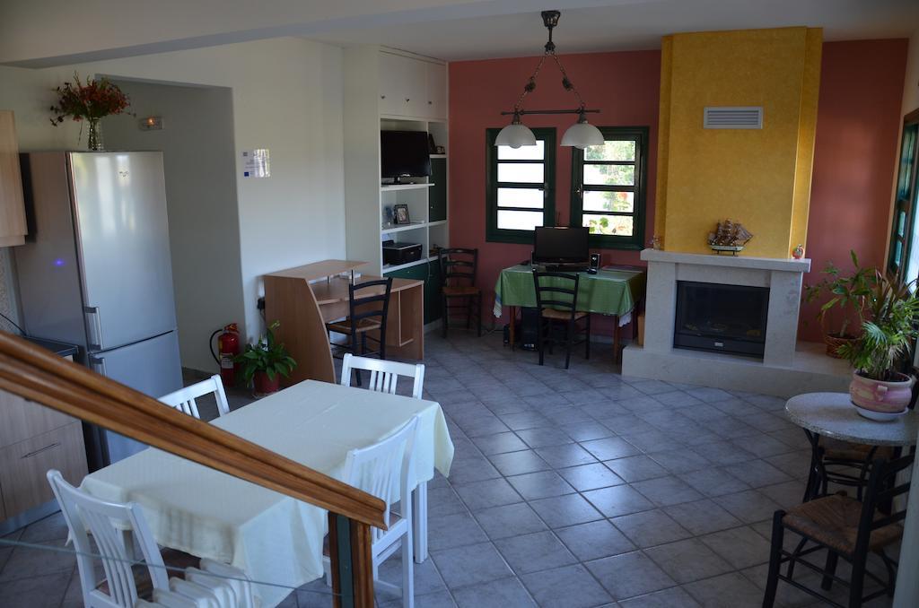 Rena'S House Hotel Kalogria  Ngoại thất bức ảnh