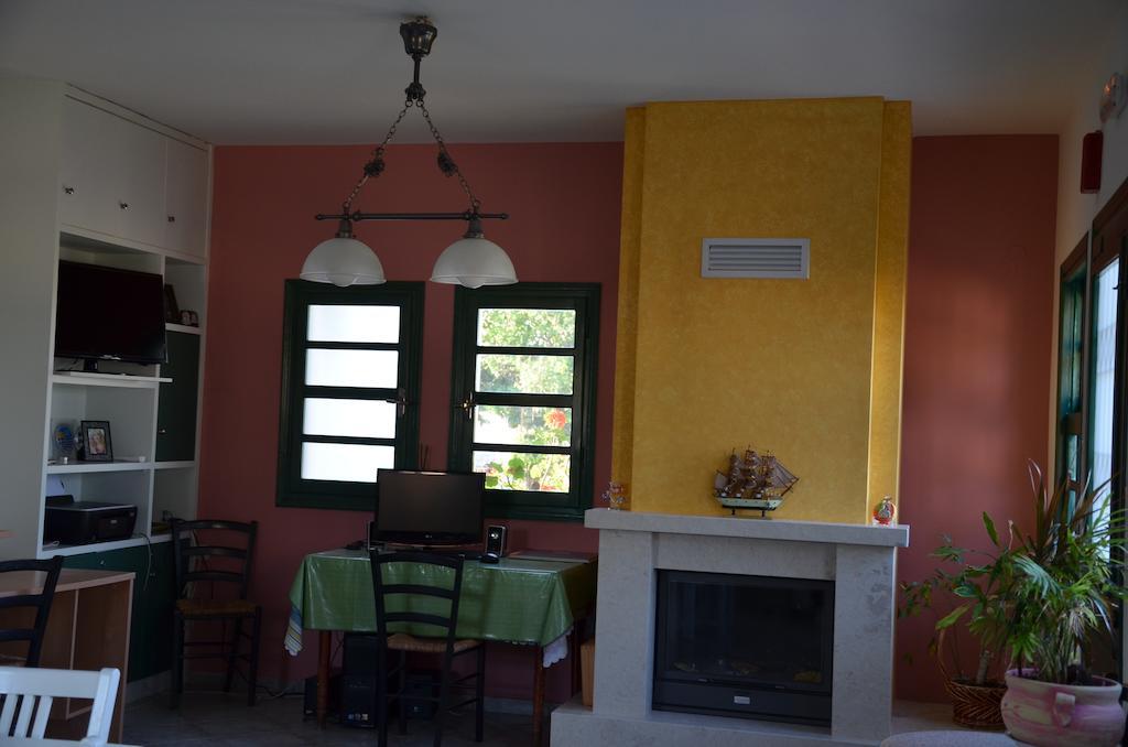 Rena'S House Hotel Kalogria  Ngoại thất bức ảnh